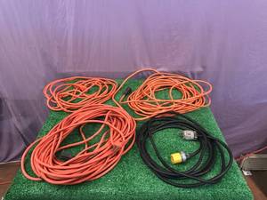 lot 152 image: Extension Cords