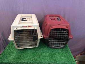 lot 155 image: Pet Carriers
