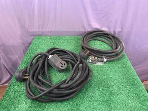 lot 157 image: Heavy Duty 220V Cords