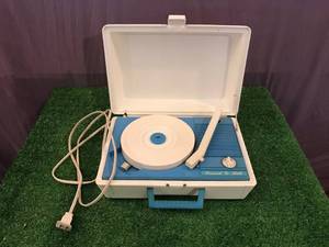 lot 163 image: GE Concert Hall Record Player