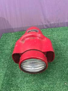 lot 172 image: 12 Volt Light & Siren