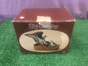 lot 215 image: Ski Country Osprey Family Decanter