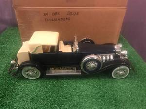 lot 221 image: 1934 Duesenberg Decanter