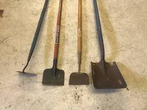 lot 183 image: Yard Tools
