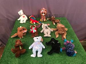 lot 185 image: Ty Beanie Babies