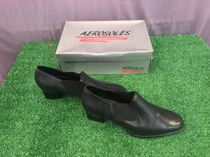 lot 197 image: Size 8 12 B Womens Black Leather Shoes