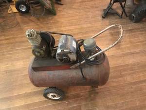 lot 248 image: Air Compressor
