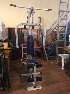 lot 250 image: Golds Gym Medallion Series Exercise Machine