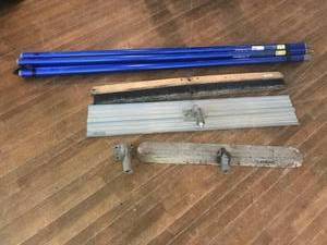 lot 252 image: Cement Floats & Handles