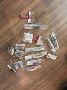 lot 253 image: Cement Tools
