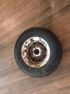 lot 259 image: Rim & Tire