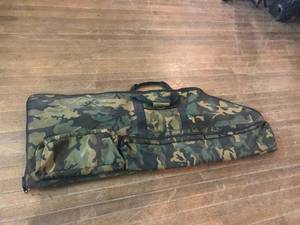 lot 275 image: Bow Case
