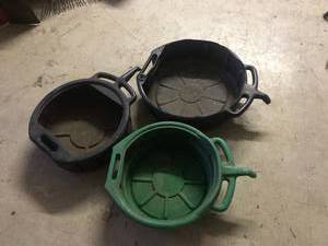 lot 298 image: Oil Drain Pans