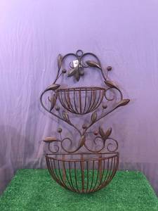lot 320 image: Home Decor