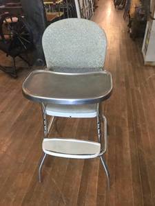 lot 330 image: Retro High Chair