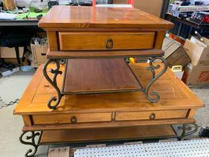Coffee Table 26� X 48� & End Table 26� X 26�