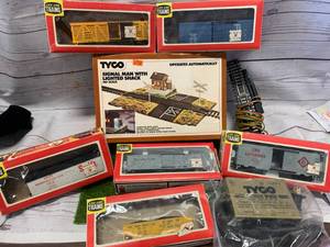 Large Lot of Life-Like & Tyco Model Trains