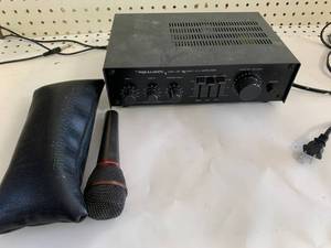 Realistic MPA-45 PA Amplifier with Microphone