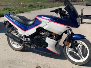 1991  1992  Kawasaki 500 Motorcycle (barn find)
