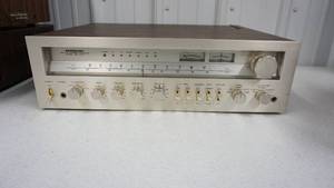 lot 10 image: Samsung AMFM Stereo Receiver -  Model  SS-3500