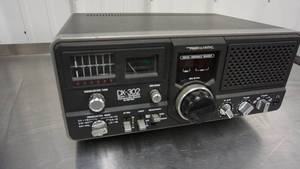 lot 26 image: Realistic Quartz-Synthesized Communication Receiver---Model DX-302