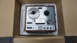 lot 28 image: Teac Stereo Tape Deck Transistorized Automatic Reverse--A-1500-W
