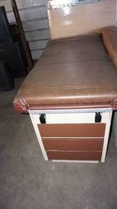 lot 77 image: Ritter 104 Medical Exam Table