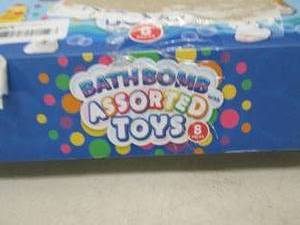 7 toy filled bath bombs...