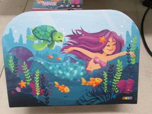 Joyin Mermaid and sea turtle play t...