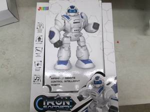 Joyin Remote control robot toy, ope...