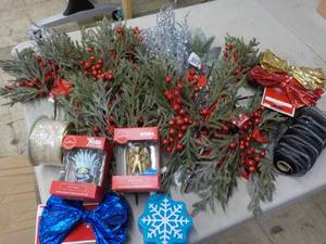 Xmas Tree Skirts and Dcor...