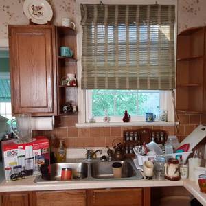 lot 103 image: All countertop Content to include ...