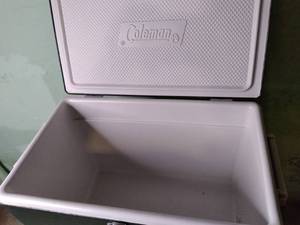 lot 41 image: Vintage Coleman Steel Belted Cooler...
