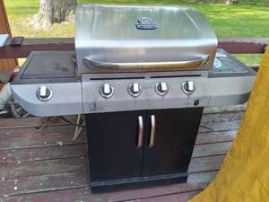 lot 45 image: Char-Broil Commercial Series Dual F...