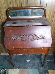 lot 171 image: Vintage Desk 29.25 X 15.25 X 49.5...