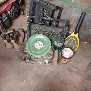 lot 188 image: Lot of Hunting and Camping Equipmen...