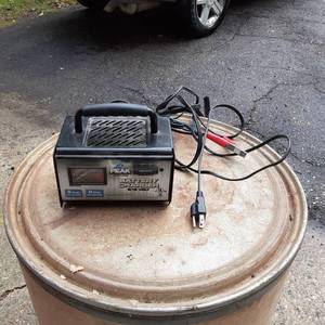 lot 194 image: Peak Performance 612 Volt manual o...