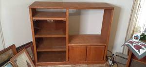 lot 118 image: Wood Entertainment Center With Glas...