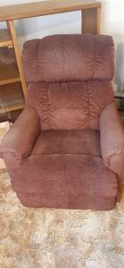 lot 121 image: Lazy Boy Reclining Chair Good Shap...