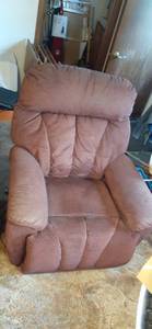 lot 122 image: Lazy Boy Reclining Chair Good Shap...
