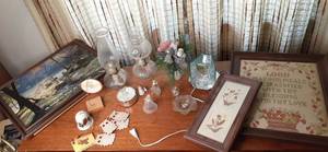 lot 208 image: (2) Vintage Oil Lamps, Internationa...