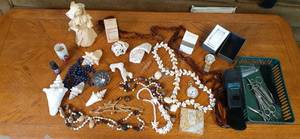 lot 214 image: Sea Shells, Jewelry, Westclok Pocke...