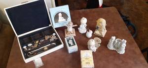 lot 227 image: Precious Moments and Other Home Dec...