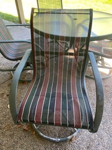 Patio Table w Four Chairs & Coordinating Lounger
