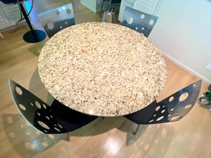 Very Nice Contemporary Style Kitchen Table and Four Chairs