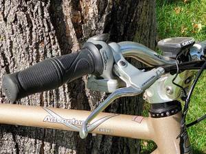 Mens Cannondale Adventure 800 Road Bicycle