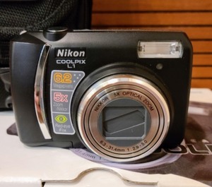 Nikon Coolpix L1 Camera