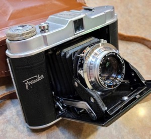 Franka Solida II Folding Camera