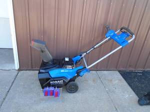 Kobalt 80 volt snow blower. Looks new. Has chute from different blower. No battery or charger. Unable to fully test. As shown.