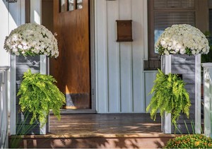 lot 788 image: Vita Gardens Urbana Pillar Planter 2-pack